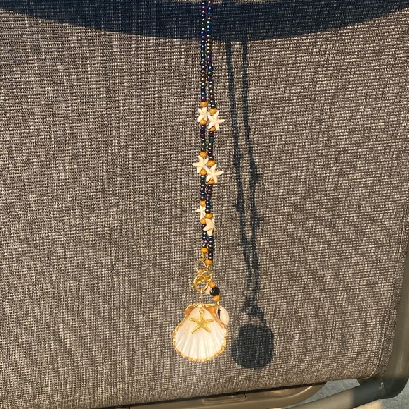 Natural Shell Gilded in Gold Leaf with a Starfish-Freshwater Pearl Boho Necklace - Picture 6 of 8